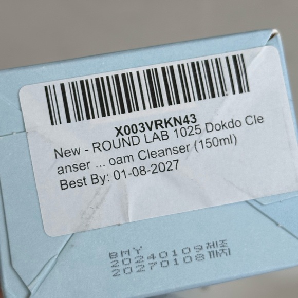 Round Lab dokdo cleanser - Picture 2 of 3